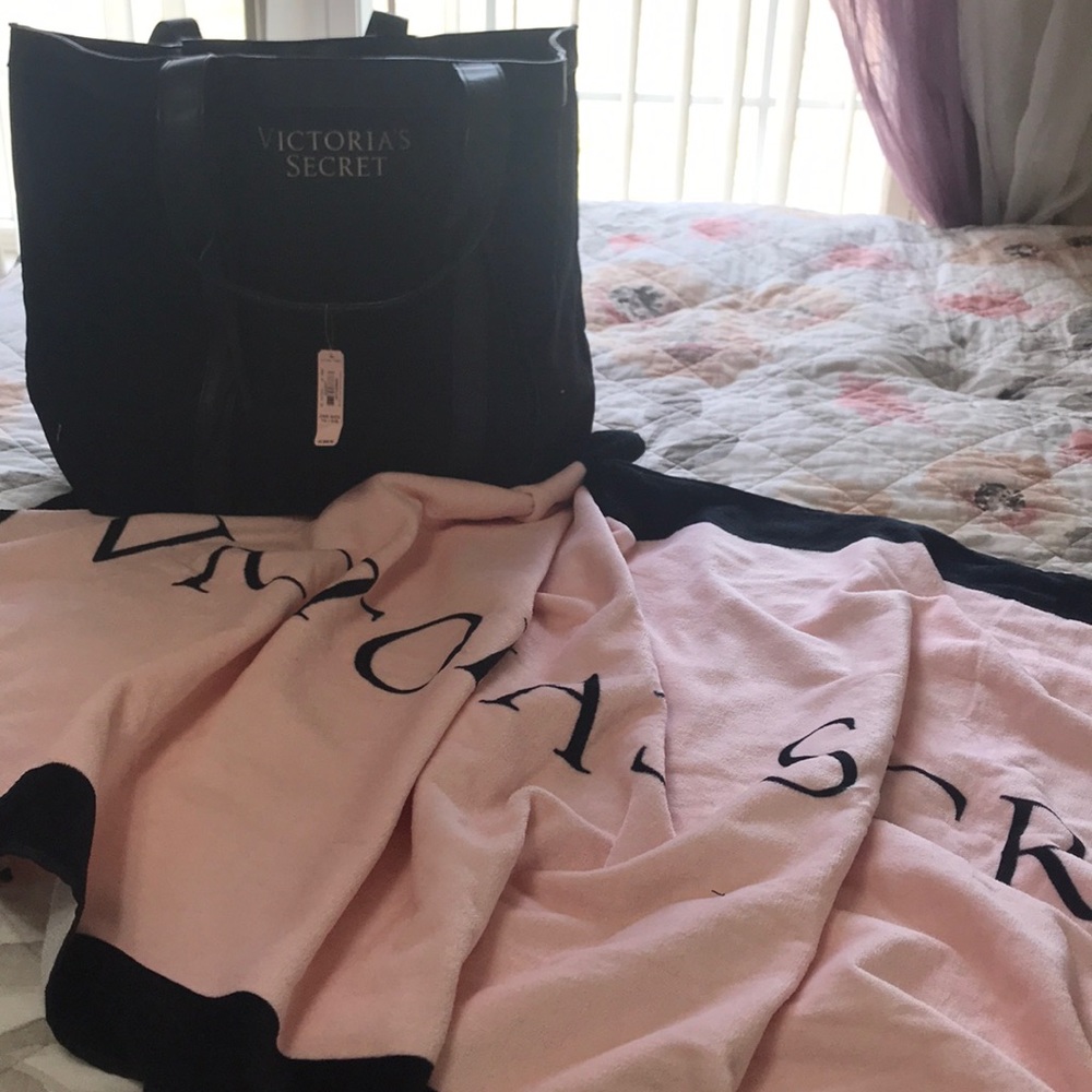 Victoria’s Secret beach bundle